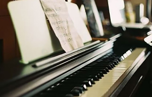 德国博兰钢琴分享如何正确纠正钢琴坐姿
